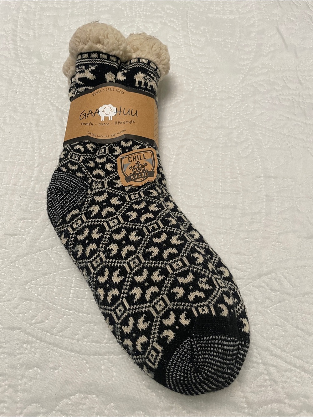 NWT GAA HUU Knit Women’s Cabin Socks with Chill Guard Faux Fur Lining